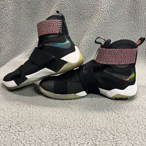 Nike LeBron Soldier 10 Iridescent Sneakers Mens size 12 Black Basketball Shoes